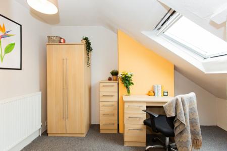 5 bedroom Detached house to let in Hart Street, Lenton, Nottingham, NG7