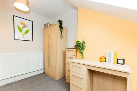 5 bedroom Detached house to let in Hart Street, Lenton, Nottingham, NG7