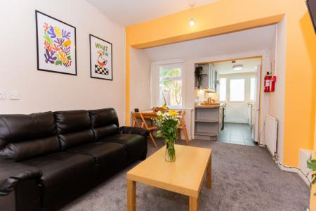 5 bedroom Detached house to let in Hart Street, Lenton, Nottingham, NG7