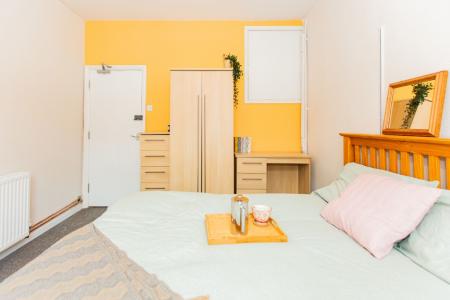 5 bedroom Detached house to let in Hart Street, Lenton, Nottingham, NG7