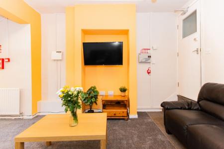 5 bedroom Detached house to let in Hart Street, Lenton, Nottingham, NG7