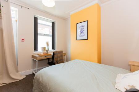 5 bedroom Detached house to let in Hart Street, Lenton, Nottingham, NG7