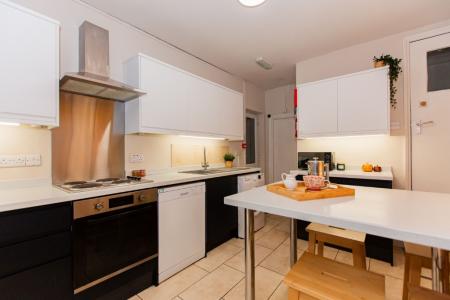 5 bedroom Detached house to let in Hart Street, Lenton, Nottingham, NG7