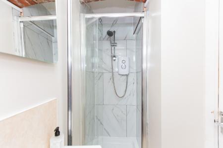 5 bedroom Detached house to let in Hart Street, Lenton, Nottingham, NG7