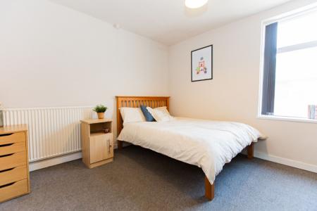 5 bedroom Detached house to let in Hart Street, Lenton, Nottingham, NG7