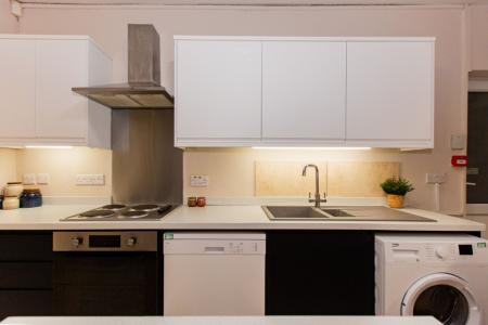 5 bedroom Detached house to let in Hart Street, Lenton, Nottingham, NG7