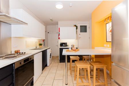 5 bedroom Detached house to let in Hart Street, Lenton, Nottingham, NG7