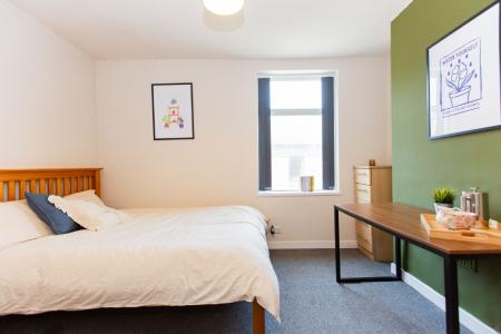 5 bedroom Detached house to let in Hart Street, Lenton, Nottingham, NG7