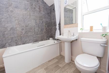 4 bedroom Semi-detached house to let in South Road, West Bridgford, NG2