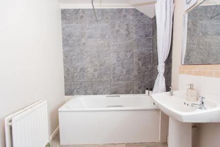 4 bedroom Semi-detached house to let in South Road, West Bridgford, NG2