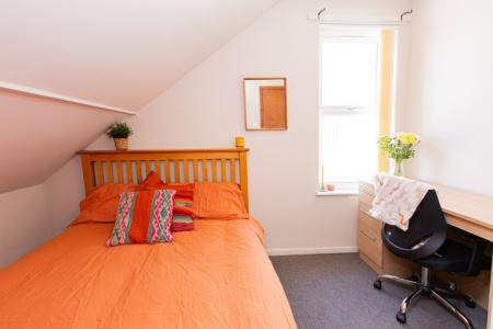 4 bedroom Semi-detached house to let in South Road, West Bridgford, NG2