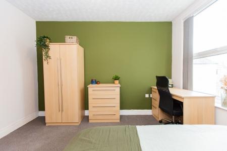 4 bedroom Semi-detached house to let in South Road, West Bridgford, NG2