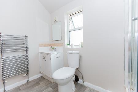 4 bedroom Semi-detached house to let in South Road, West Bridgford, NG2