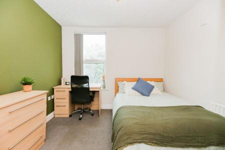 4 bedroom Semi-detached house to let in South Road, West Bridgford, NG2