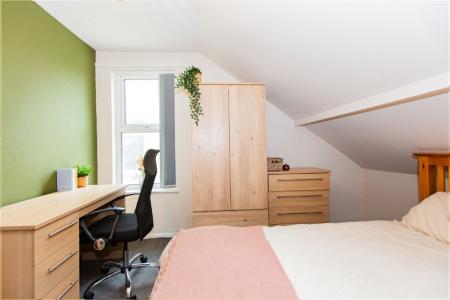 4 bedroom Semi-detached house to let in South Road, West Bridgford, NG2