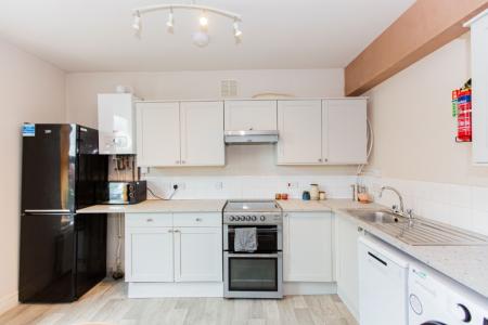 4 bedroom Semi-detached house to let in South Road, West Bridgford, NG2