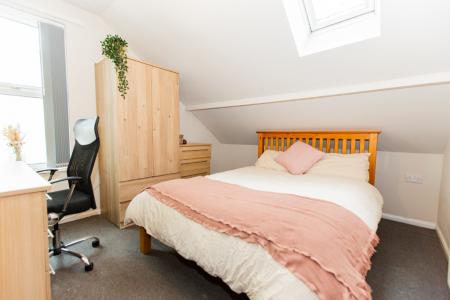 4 bedroom Semi-detached house to let in South Road, West Bridgford, NG2