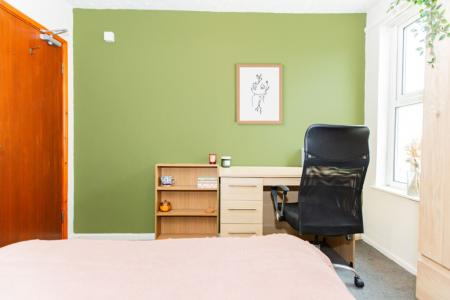 4 bedroom Semi-detached house to let in South Road, West Bridgford, NG2