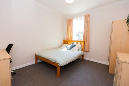 3 bedroom Flat to let in South Road, West Bridgford, NG2