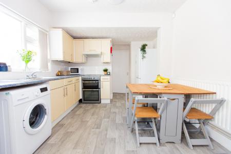 3 bedroom Flat to let in South Road, West Bridgford, NG2