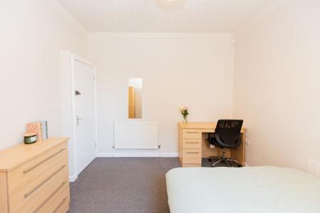 3 bedroom Flat to let in South Road, West Bridgford, NG2