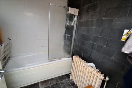 3 bedroom Detached house to let in Cycle Road, Lenton, Nottingham, NG7