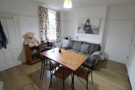 3 bedroom Detached house to let in Dunkirk Road, Dunkirk, Nottingham, NG7