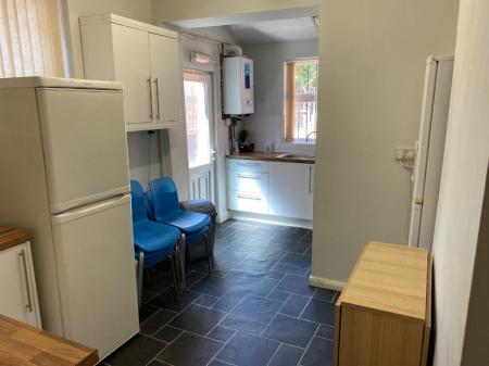 5 bedroom Detached house to let in Sherwin Road, Lenton, Nottingham, NG7