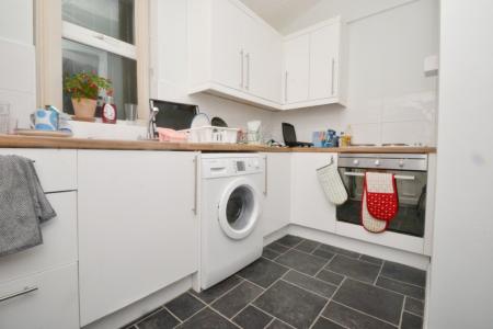 5 bedroom Detached house to let in Sherwin Road, Lenton, Nottingham, NG7