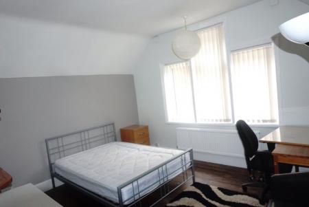 5 bedroom Detached house to let in Sherwin Road, Lenton, Nottingham, NG7