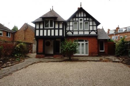 5 bedroom Detached house to let in Sherwin Road, Lenton, Nottingham, NG7