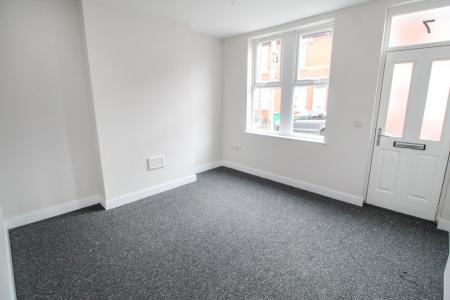 2 bedroom Flat to let in Oakland Street, Nottingham, NG7