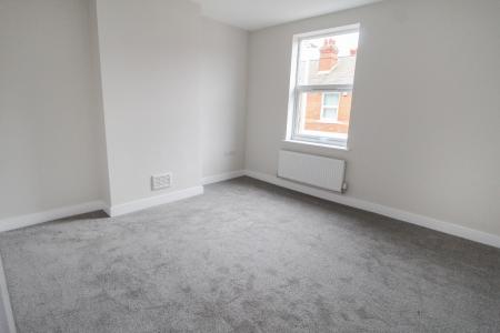 2 bedroom Flat to let in Oakland Street, Nottingham, NG7