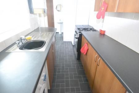 2 bedroom Detached house to let in Croydon Road, Radford, Nottingham, NG7