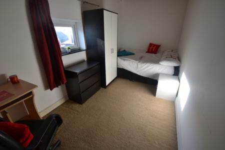 2 bedroom Flat to let in Ilkeston Road, Radford, Nottingham, NG7