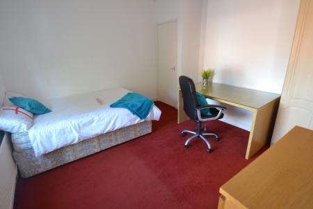 2 bedroom Flat to let in Radford Boulevard, Nottingham, NG7
