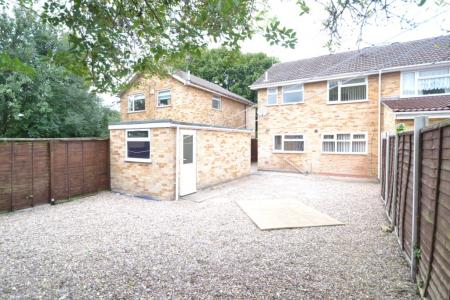 3 bedroom Semi-detached house to let in Arnesby Road, Lenton, Nottingham, NG7