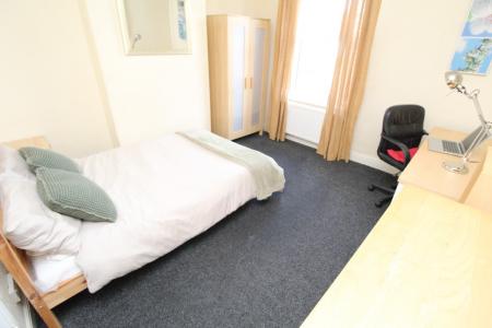 3 bedroom Terraced House to let in Claude Street, Dunkirk, Nottingham, NG7