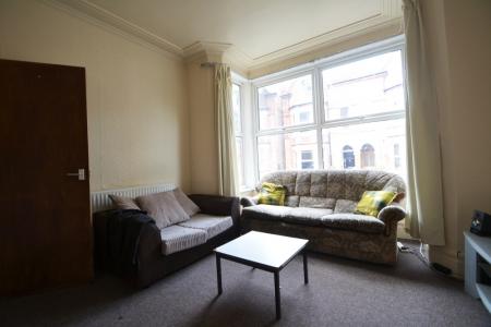 4 bedroom Semi-detached house to let in Derby Grove, Lenton, Nottingham, NG7