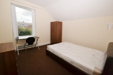 6 bedroom Detached house to let in Henry Road, West Bridgford, NG2