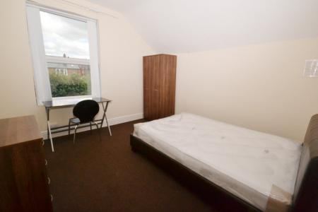 6 bedroom Detached house to let in Henry Road, West Bridgford, NG2