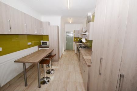 6 bedroom Detached house to let in Henry Road, West Bridgford, NG2