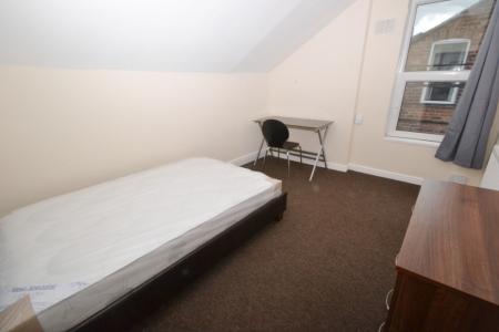 6 bedroom Detached house to let in Henry Road, West Bridgford, NG2