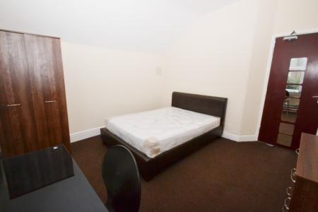 6 bedroom Detached house to let in Henry Road, West Bridgford, NG2