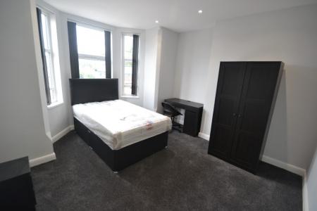 8 bedroom Detached house to let in Russell Road, Forest Fields, Nottingham, NG7