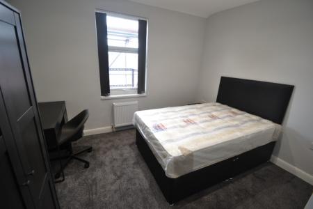 8 bedroom Detached house to let in Russell Road, Forest Fields, Nottingham, NG7