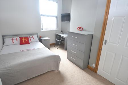 6 bedroom Detached house to let in Melton Road, West Bridgford, NG2