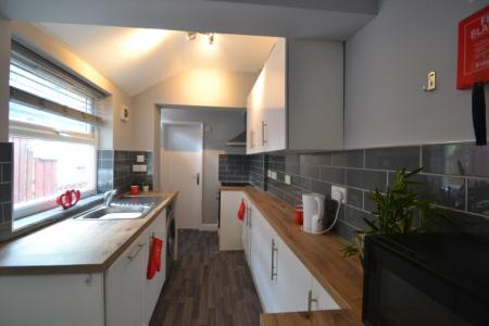 3 bedroom Detached house to let in Cloister Street, Dunkirk, Nottingham, NG7