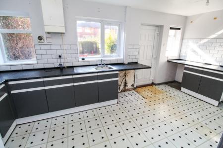 2 bedroom Terraced House for sale in Lindfield Road, Broxtowe, NG8