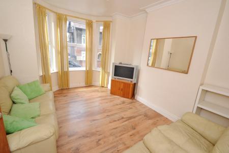 5 bedroom Semi-detached house to let in Albert Grove, Lenton, Nottingham, NG7